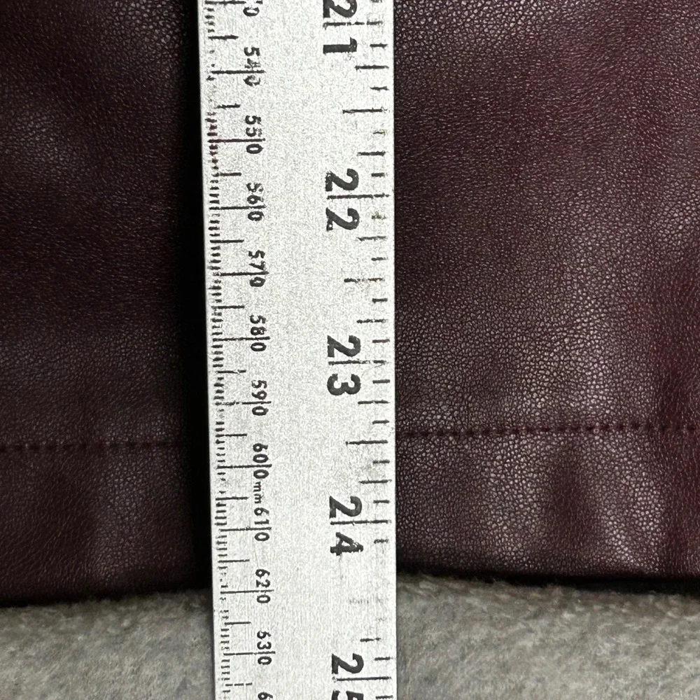New Liz Claiborne Women's Burgundy Faux Leather Skirt Holidays Size‎ 12